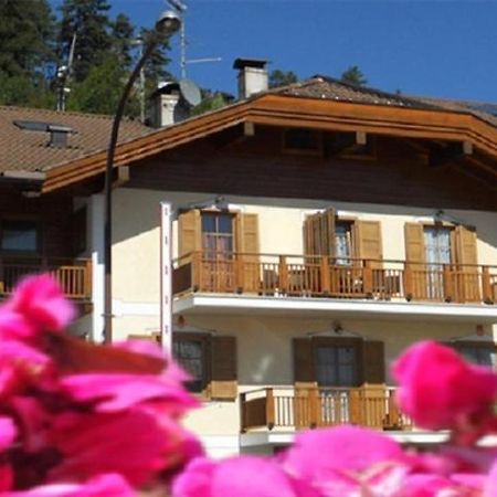 Residence Garni Manuela Cavalese Exteriör bild