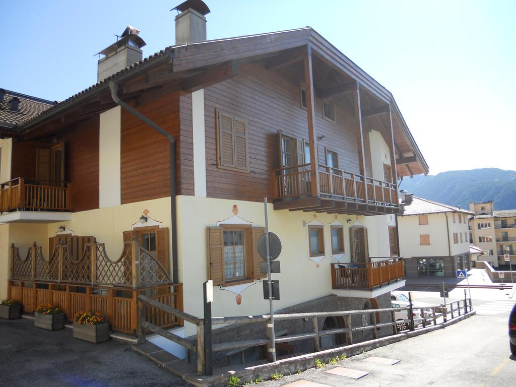 Residence Garni Manuela Cavalese Exteriör bild